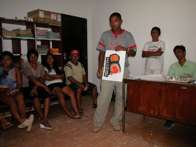 Documentation of workshop with guaraná farmer, Maués 2003. 